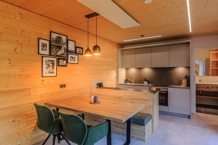 komfort_chalet_kueche_sitzgruppe_seitlich3