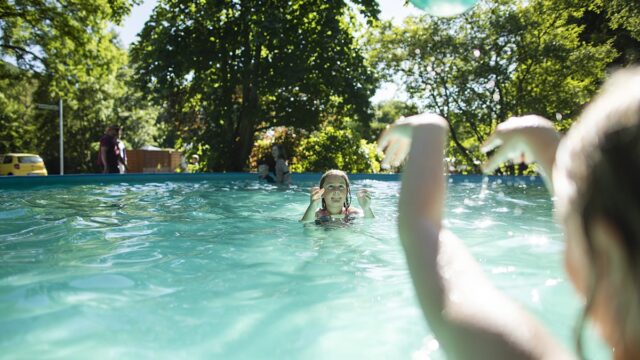 pool-kinder
